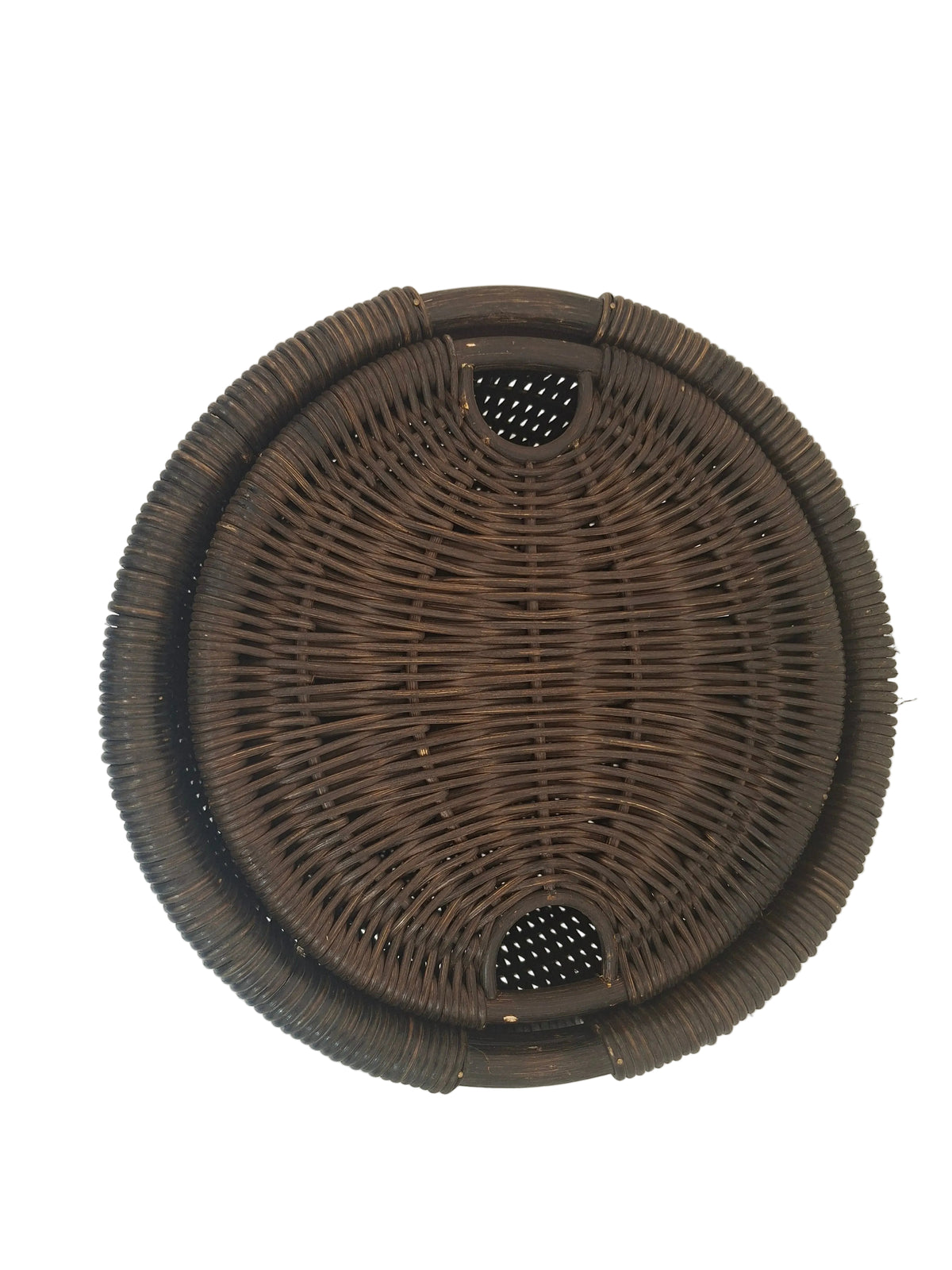 Dunkler Korb mit Deckel