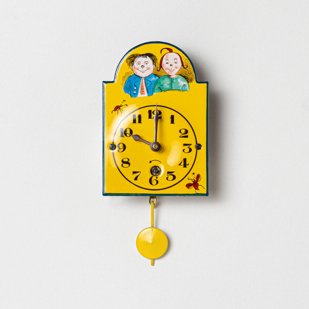 Wanduhr "Max & Moritz",  Bogenschild aus Emaille, Maße: 50 x 75 mm, Eintagewerk