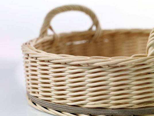 Rundes Tablett, Peddig, Holzboden, zwei Tragegriffe, Ø ca. 30 cm
