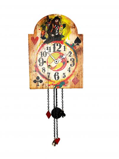 Wanduhr "Uhrenträger", Schottenschild, Holzschild, Siebentagewerk