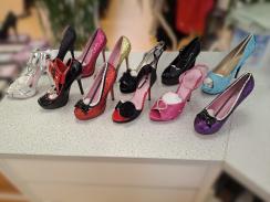 Damenschuhe Neuware, je paar 5€ 