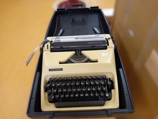 Triumph Schreibmaschine 
