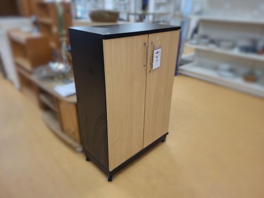 Zweitüriger Schrank Schwarz-Braun 