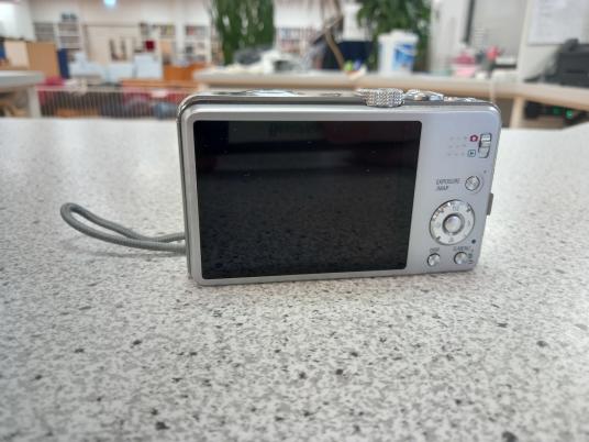 Panasonic Lumix Digital Kamera (ohne Ladekabel) 