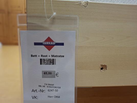 Bett mit Rost und Matratze 